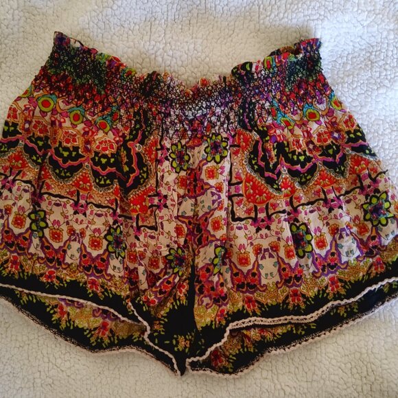 Patrons of Peace BOHO Rayon Breathable Gauzy Pull On Medium Shorts EUC - Picture 4 of 5